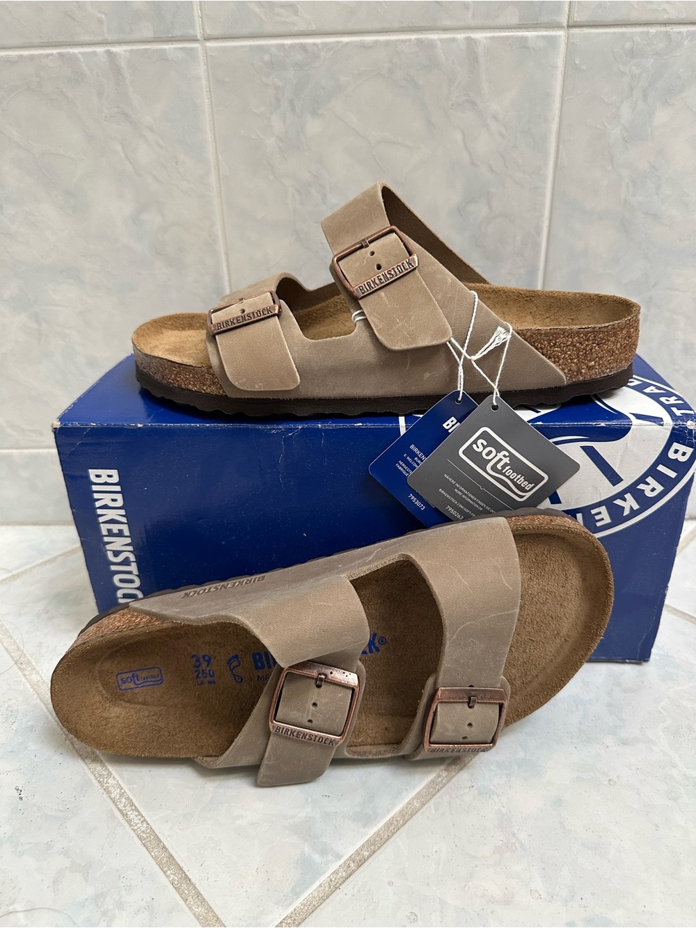 NWT Birkenstock Arizona Soft Footbed Tobacco Brown Oiled Leather Size 39 - Picture 2 of 16